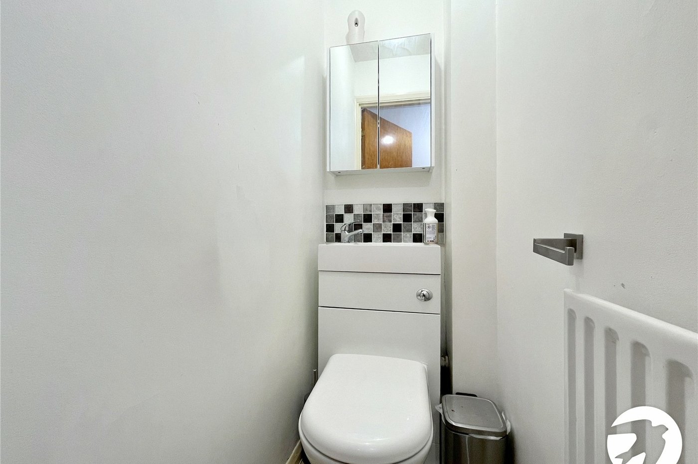 3 bedroom house to rent in Rainham | Robinson Michael & Jackson