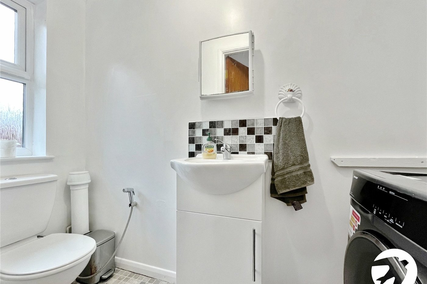 3 bedroom house to rent in Rainham | Robinson Michael & Jackson