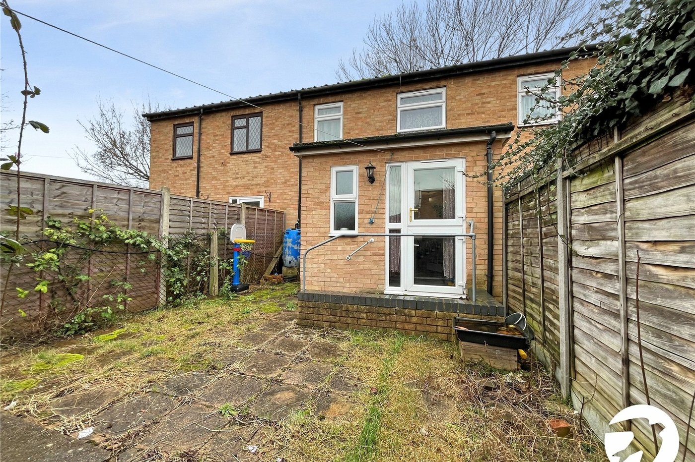 3 bedroom house to rent in Rainham | Robinson Michael & Jackson