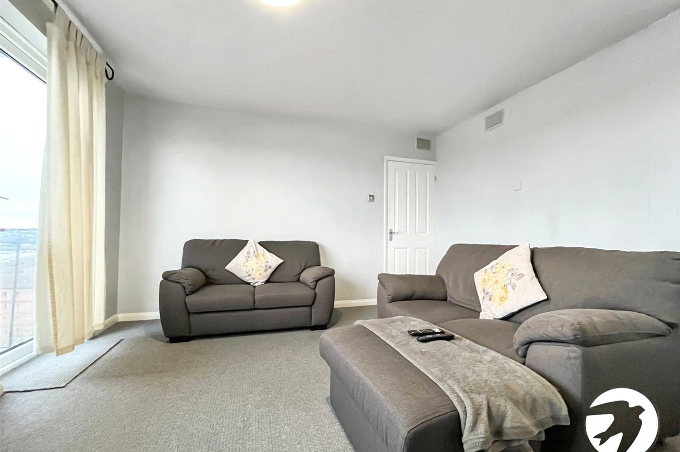 2 bedroom property to rent in Rochester | Robinson Michael & Jackson