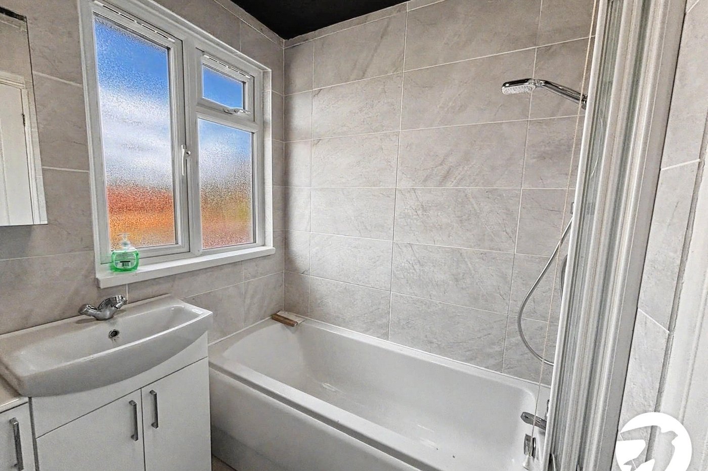 3 bedroom house to rent in Erith | Robinson Jackson