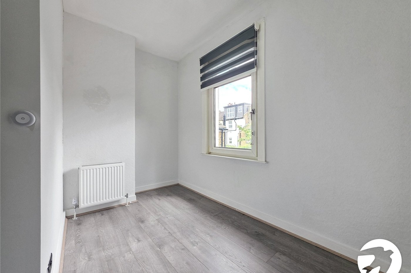 3 bedroom house to rent in London | Robinson Jackson