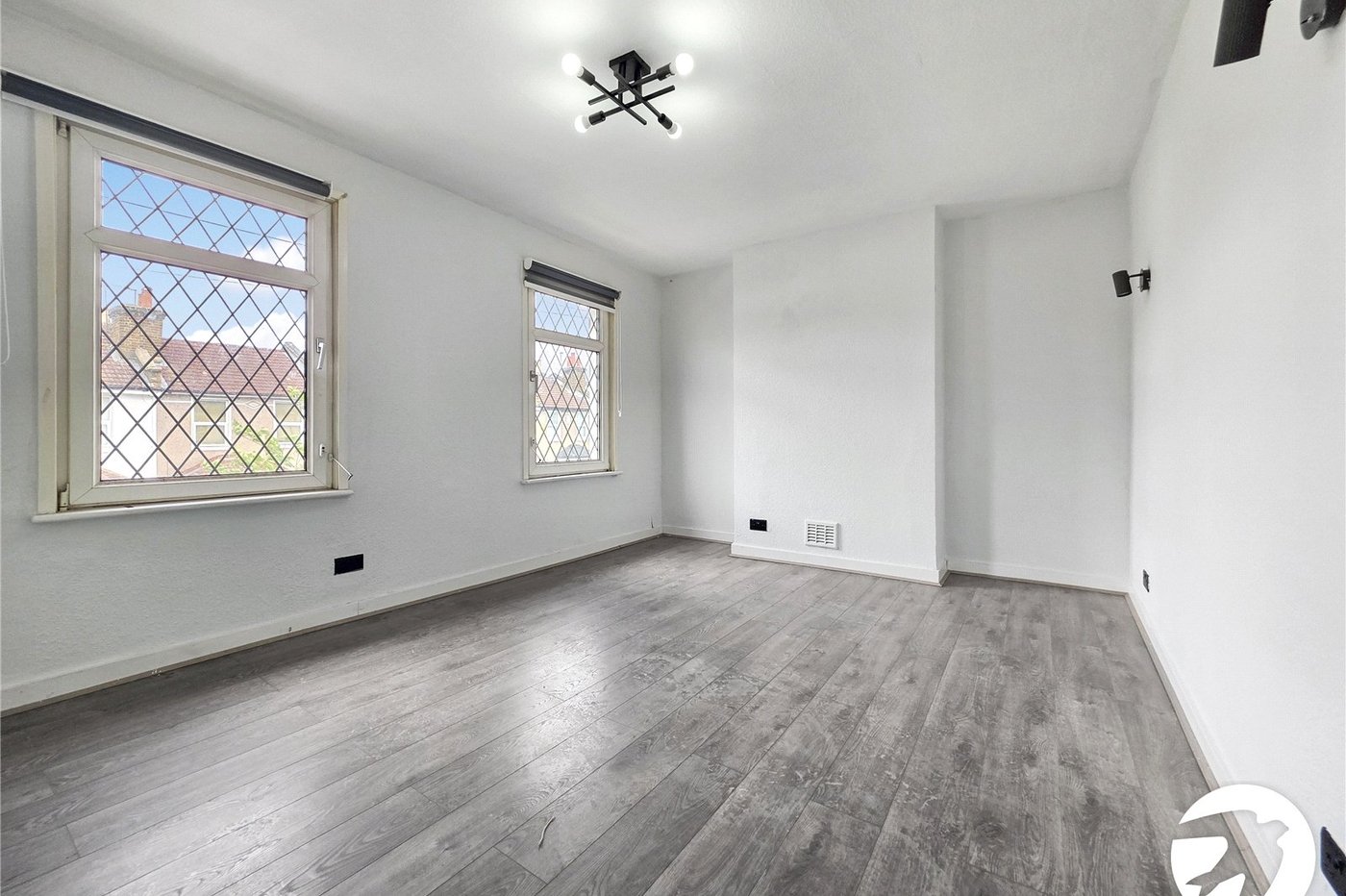 3 bedroom house to rent in London | Robinson Jackson