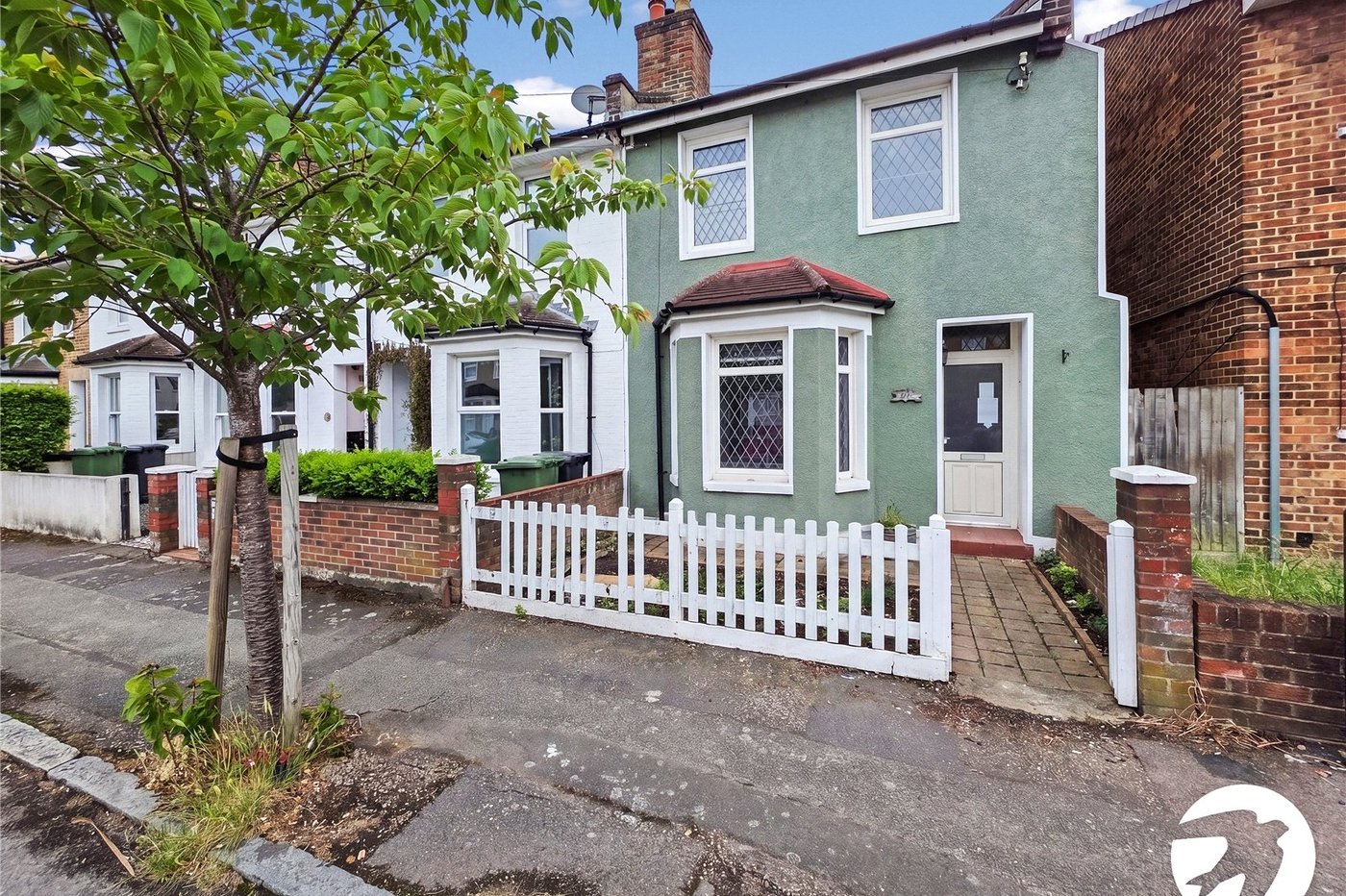3 bedroom house to rent in London | Robinson Jackson