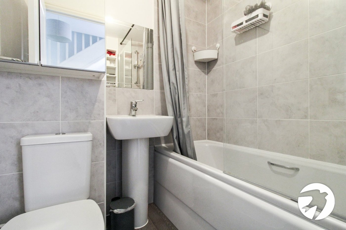 3 bedroom house to rent in Castle Hill | Robinson Michael & Jackson