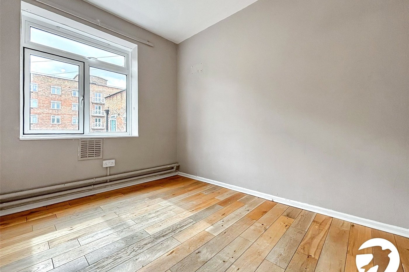 3 bedroom property to rent in London | Robinson Jackson