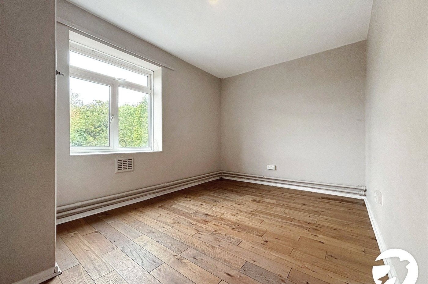 3 bedroom property to rent in London | Robinson Jackson