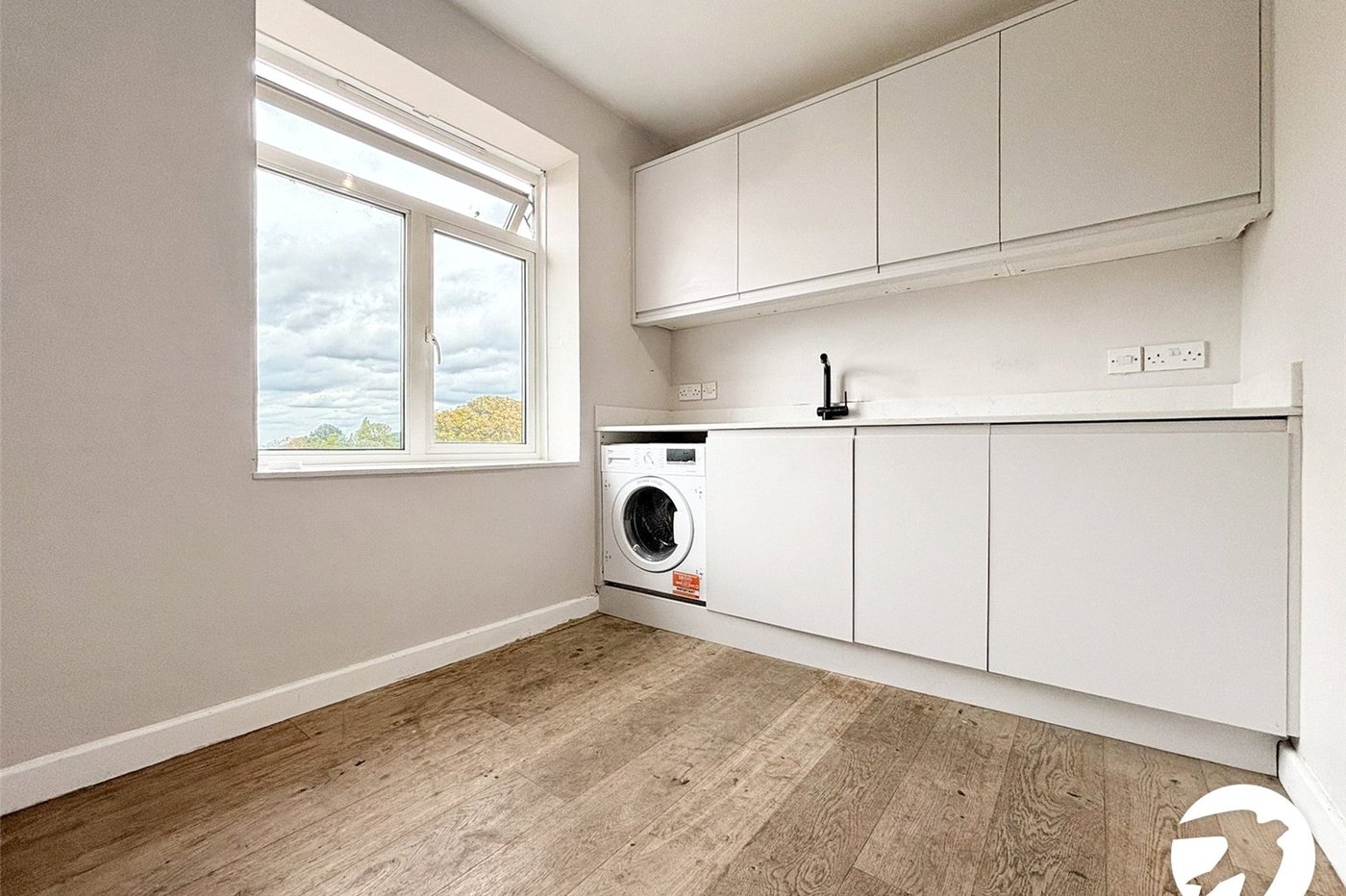 3 bedroom property to rent in London | Robinson Jackson