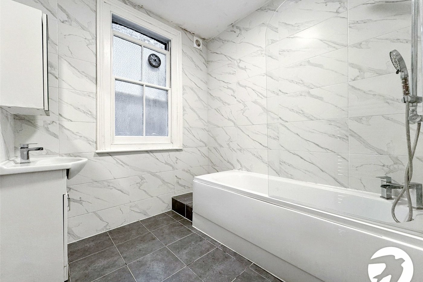 3 bedroom property to rent in Sydenham | Robinson Jackson