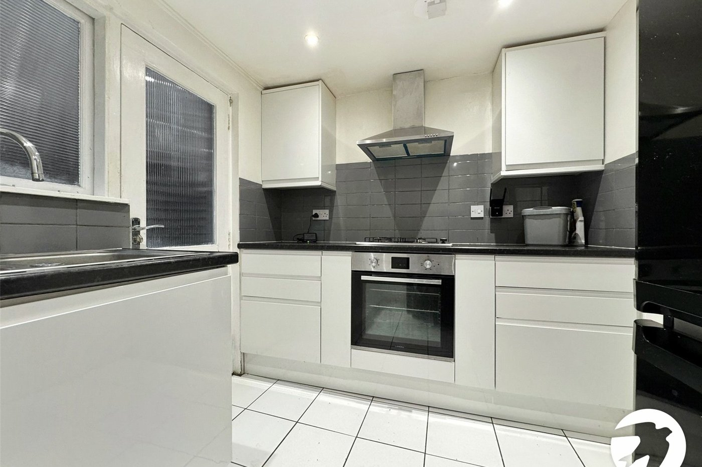 3 bedroom property to rent in Sydenham | Robinson Jackson