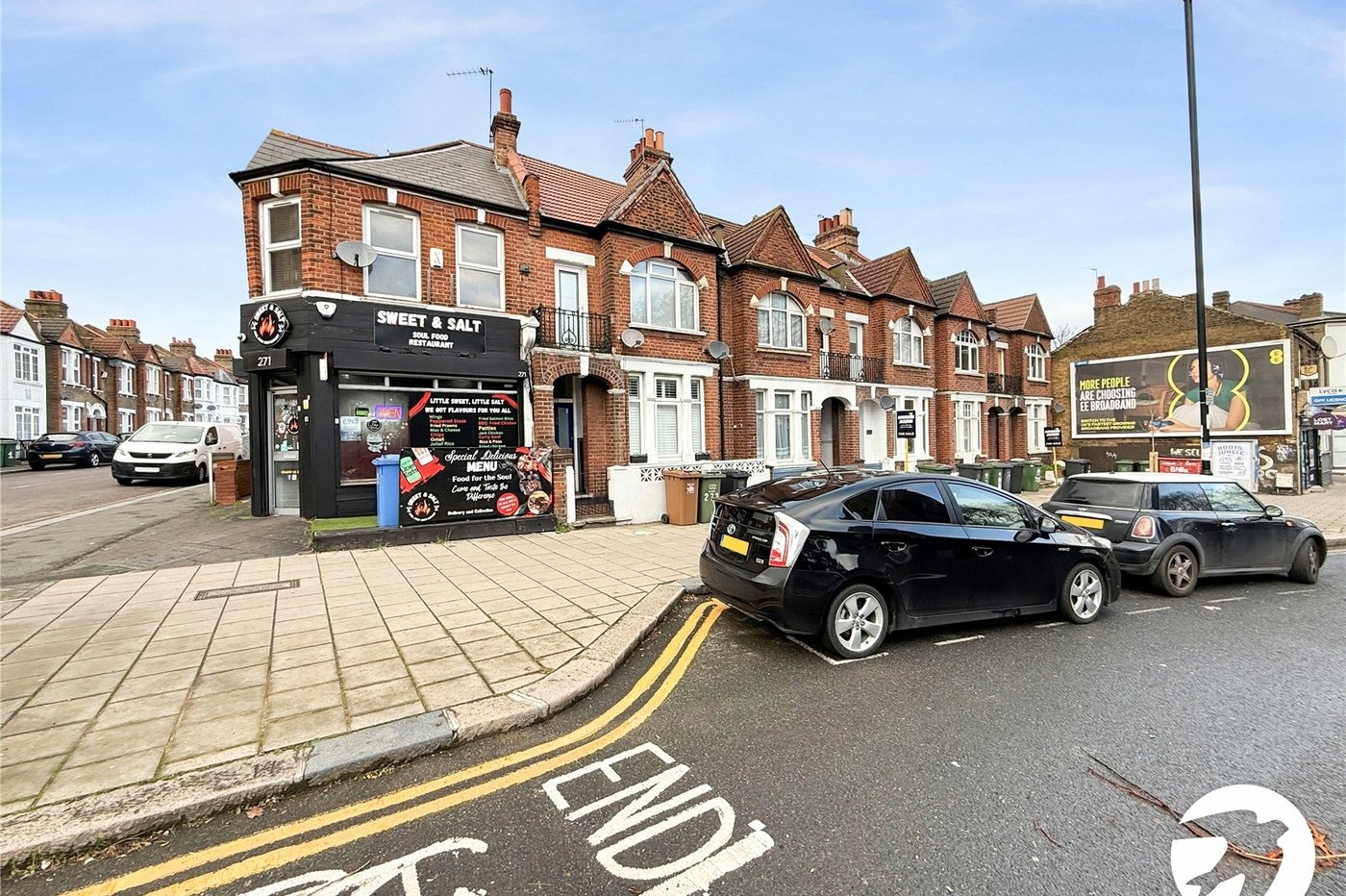 2 bedroom property to rent in London | Robinson Jackson