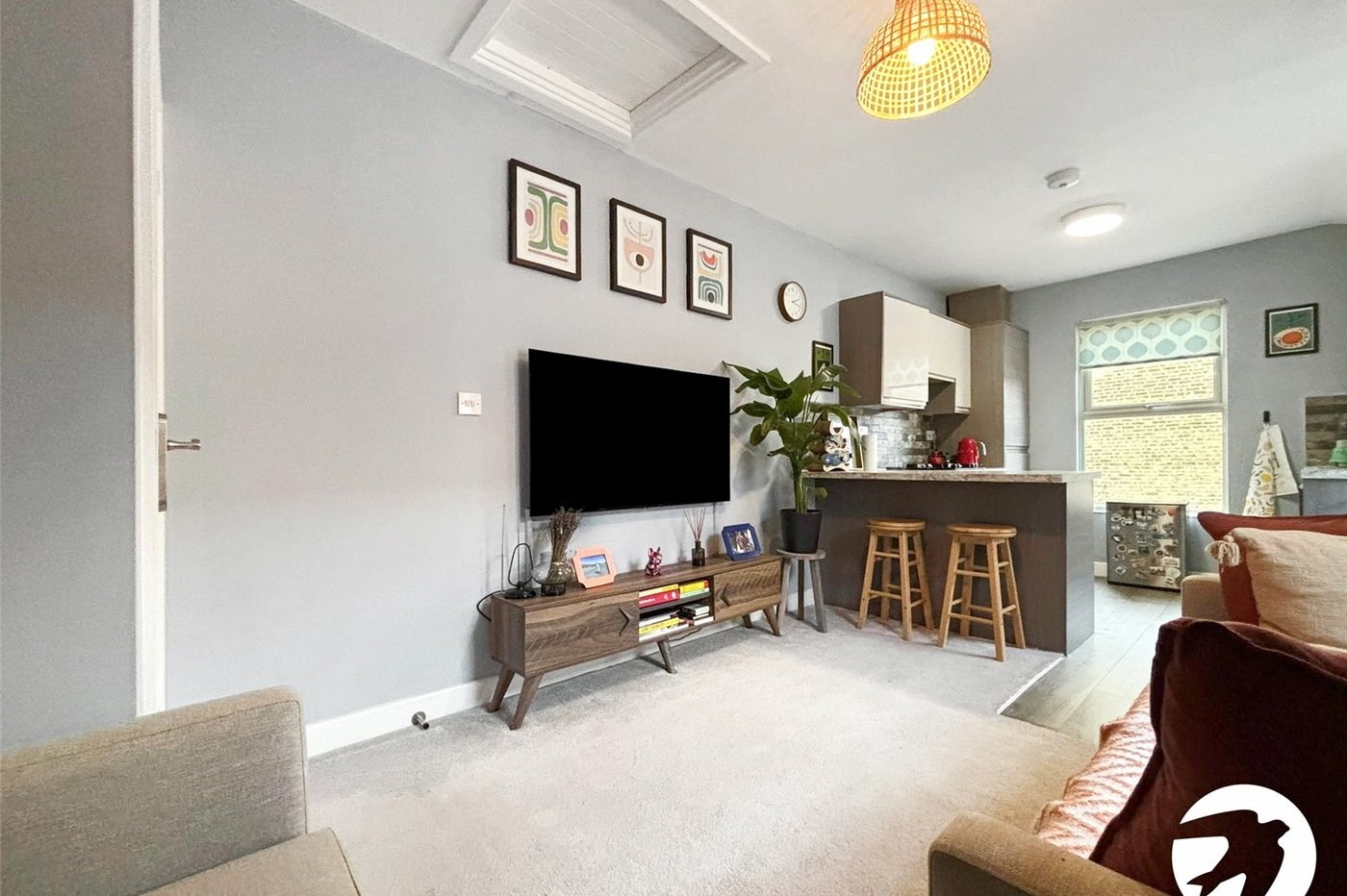 2 bedroom property to rent in London | Robinson Jackson