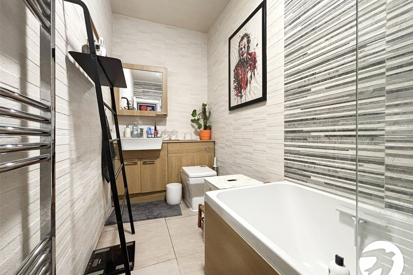 2 bedroom property to rent in London | Robinson Jackson