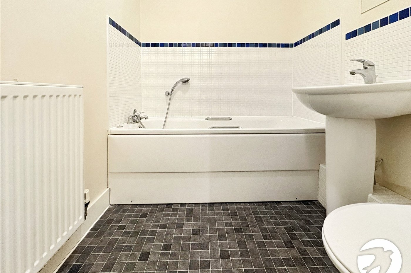 2 bedroom property to rent in Maidstone | Robinson Michael & Jackson