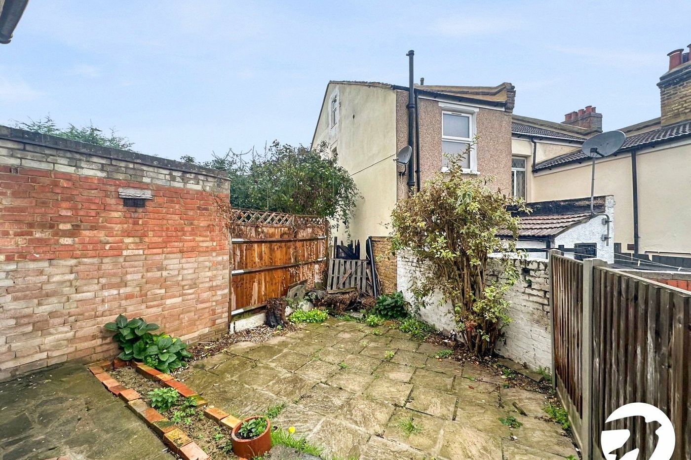 2 bedroom house to rent in London | 