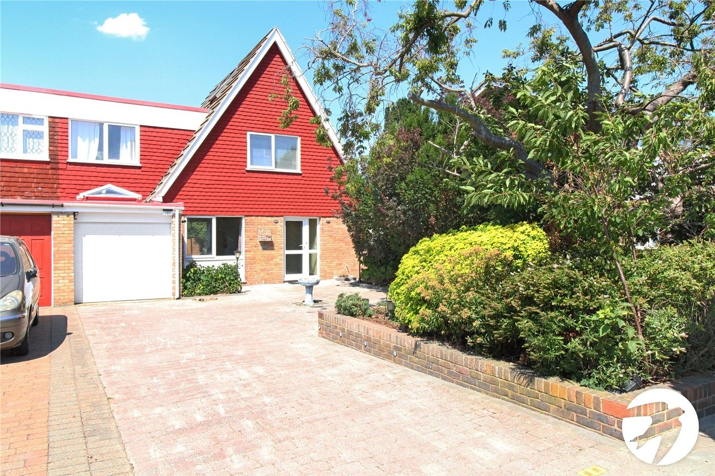 3 bedroom house to rent in Istead Rise | Robinson Michael & Jackson