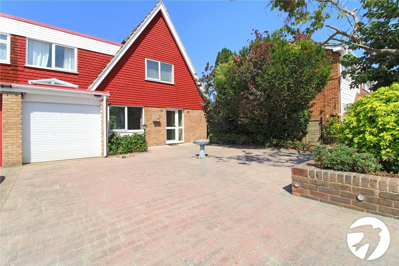 3 bedroom house to rent in Istead Rise | Robinson Michael & Jackson