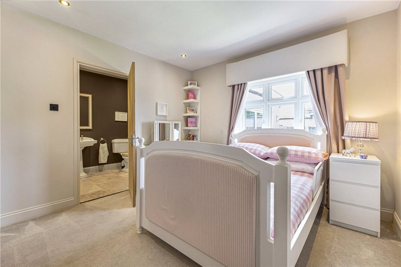 5 bedroom bungalow to rent in West Kingsdown | Robinson Jackson