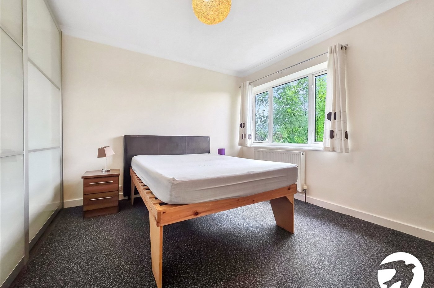 2 bedroom property to rent in London | Robinson Jackson