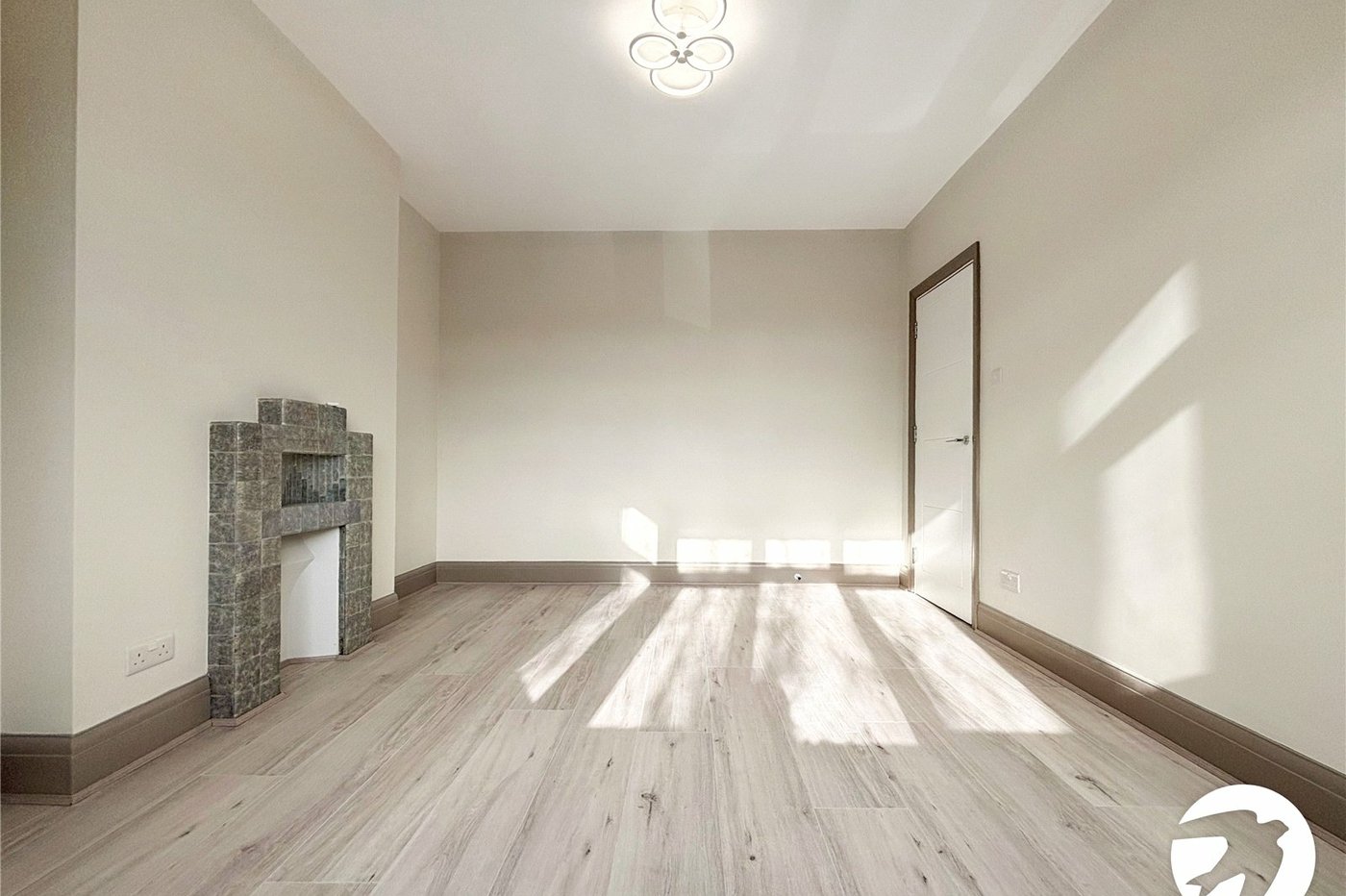 4 bedroom house to rent in London | Robinson Jackson