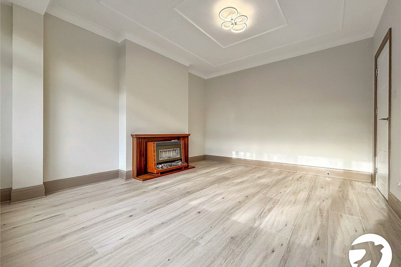 4 bedroom house to rent in London | Robinson Jackson