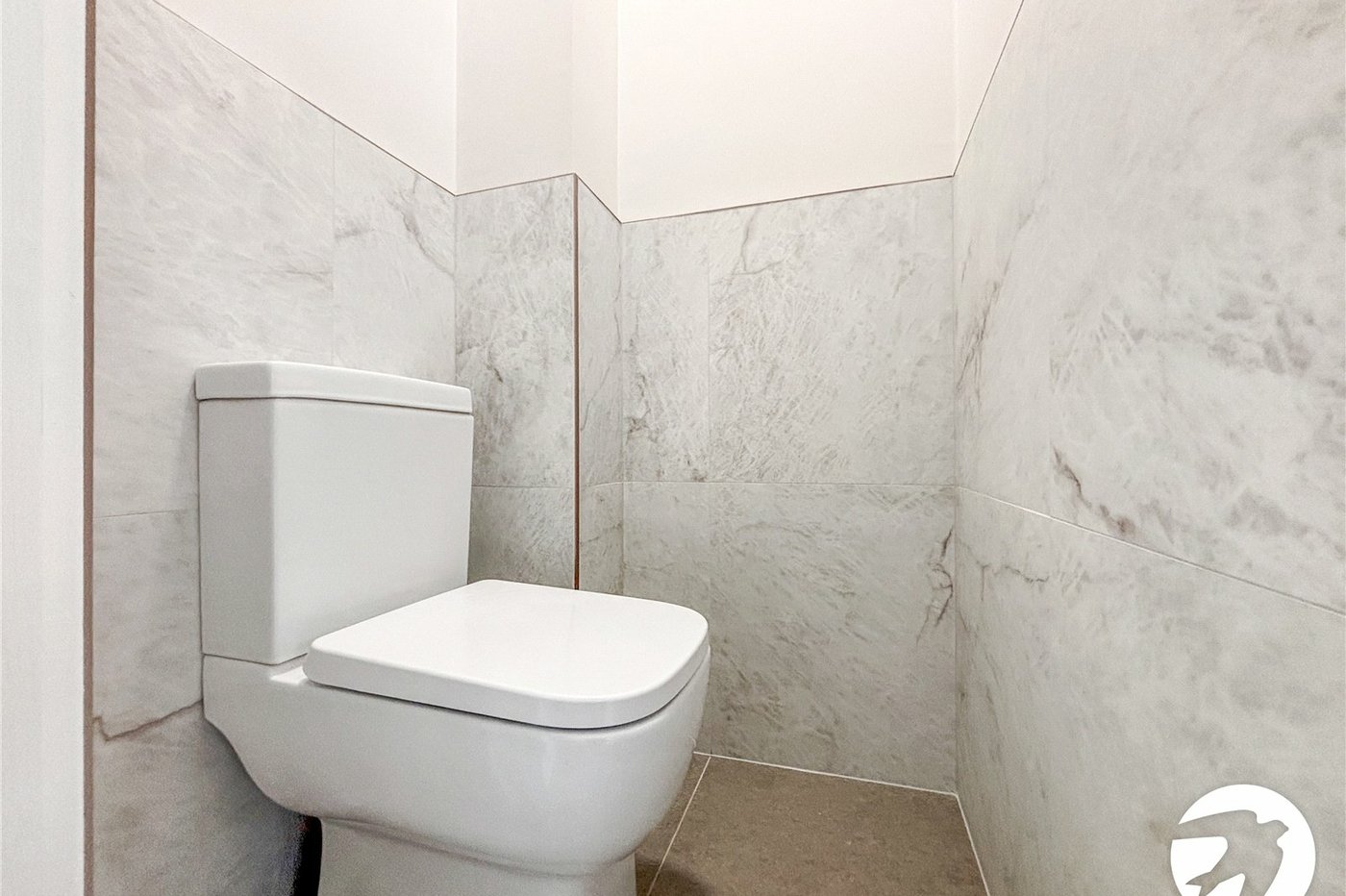 4 bedroom house to rent in London | Robinson Jackson