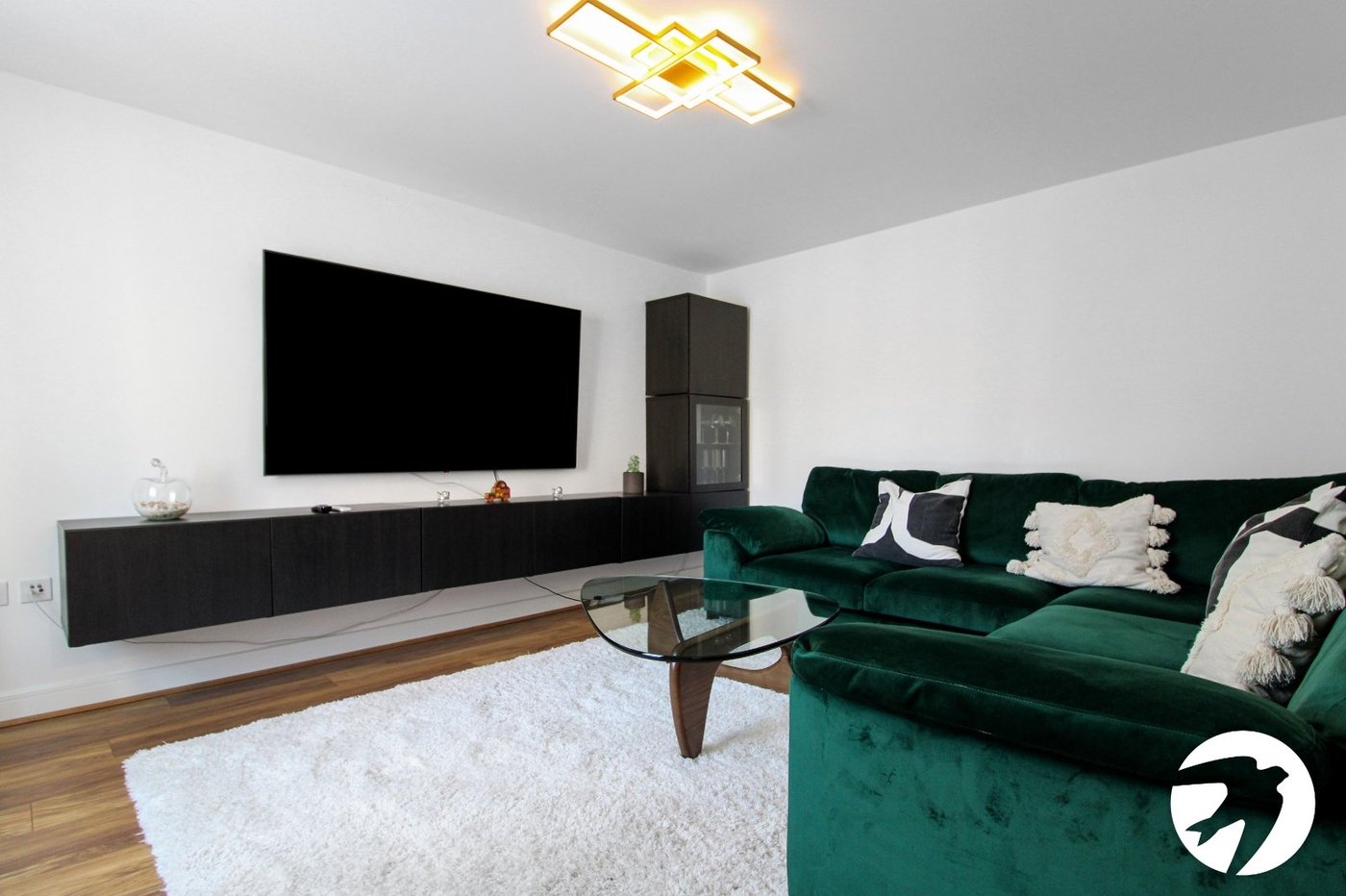 4 bedroom house to rent in Castle Hill | Robinson Michael & Jackson