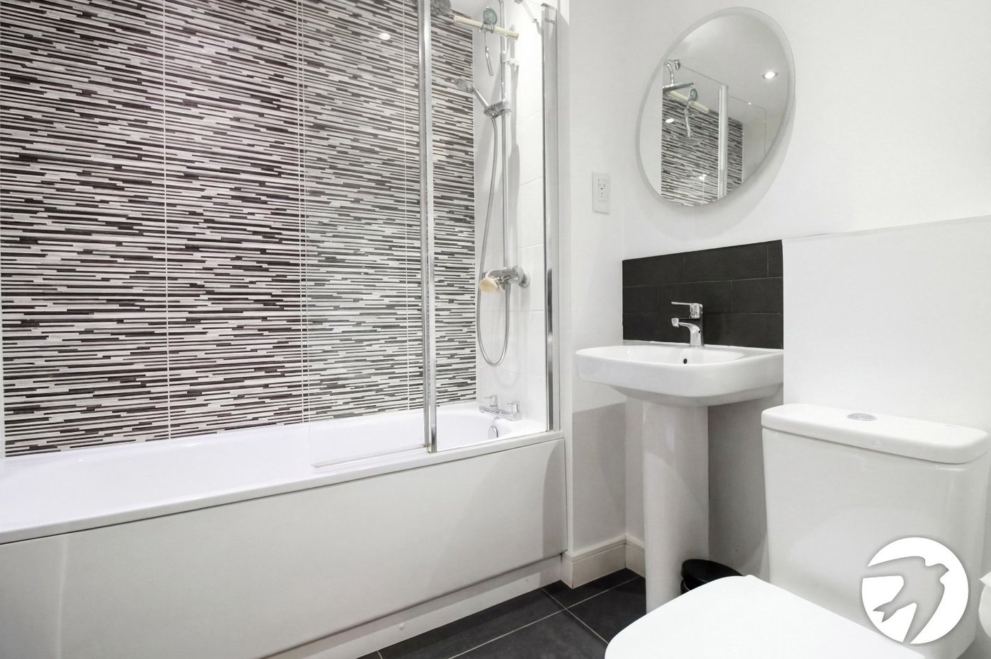 4 bedroom house to rent in Castle Hill | Robinson Michael & Jackson