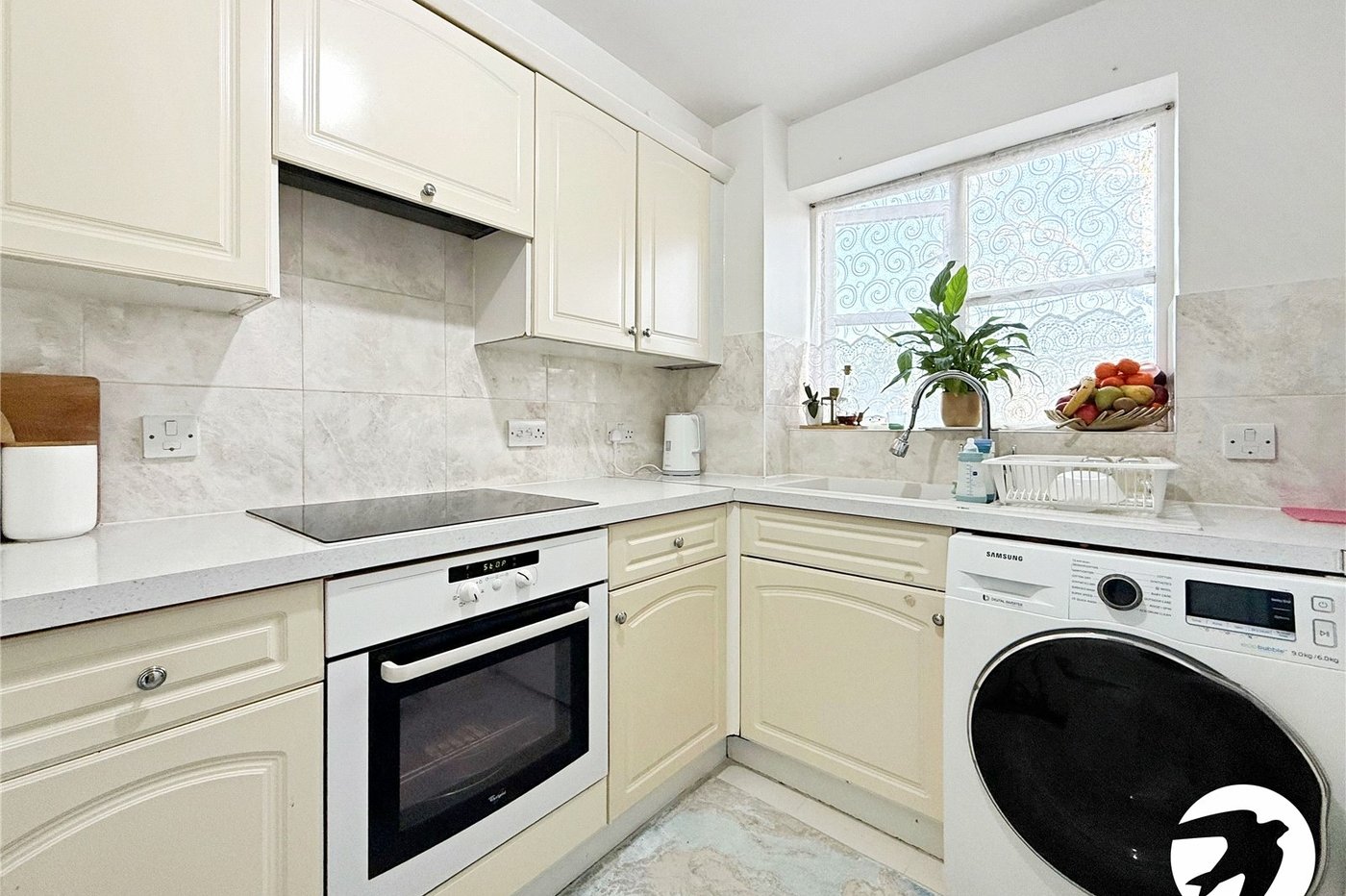 2 bedroom property to rent in London | Robinson Jackson