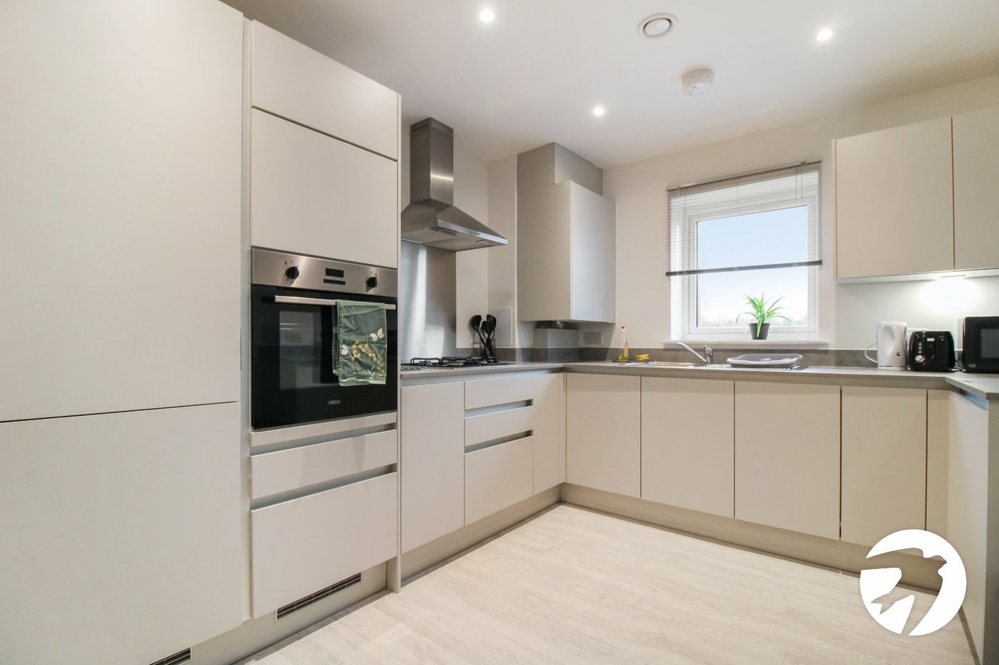 2 bedroom property to rent in Greenhithe | Robinson Michael & Jackson