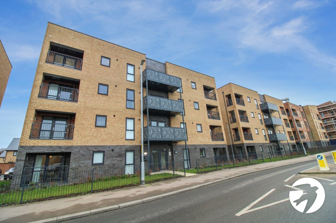 2 bedroom property to rent in Greenhithe | Robinson Michael & Jackson