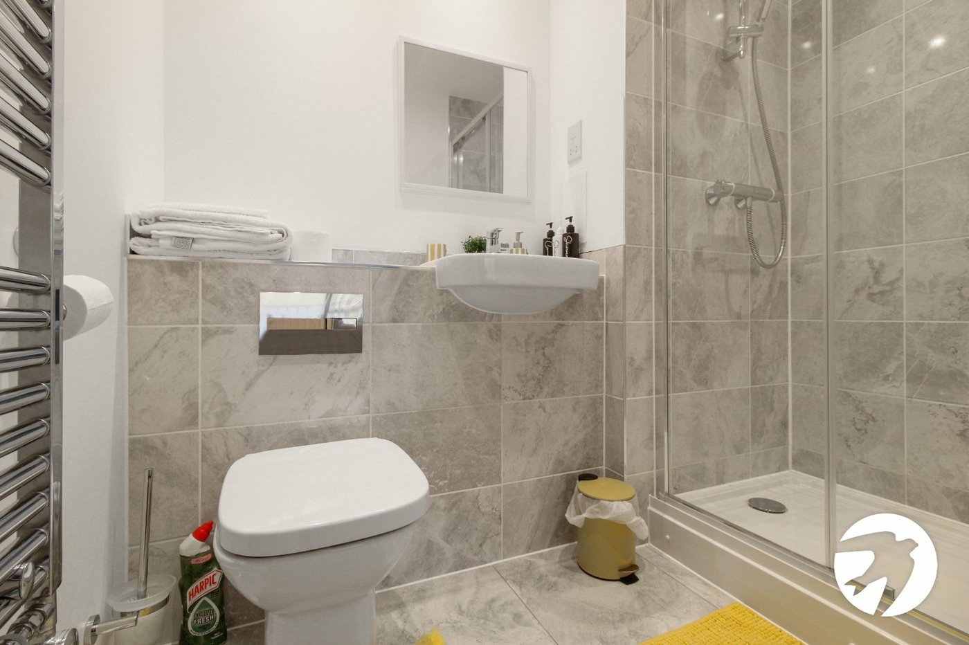 2 bedroom property to rent in Greenhithe | Robinson Michael & Jackson