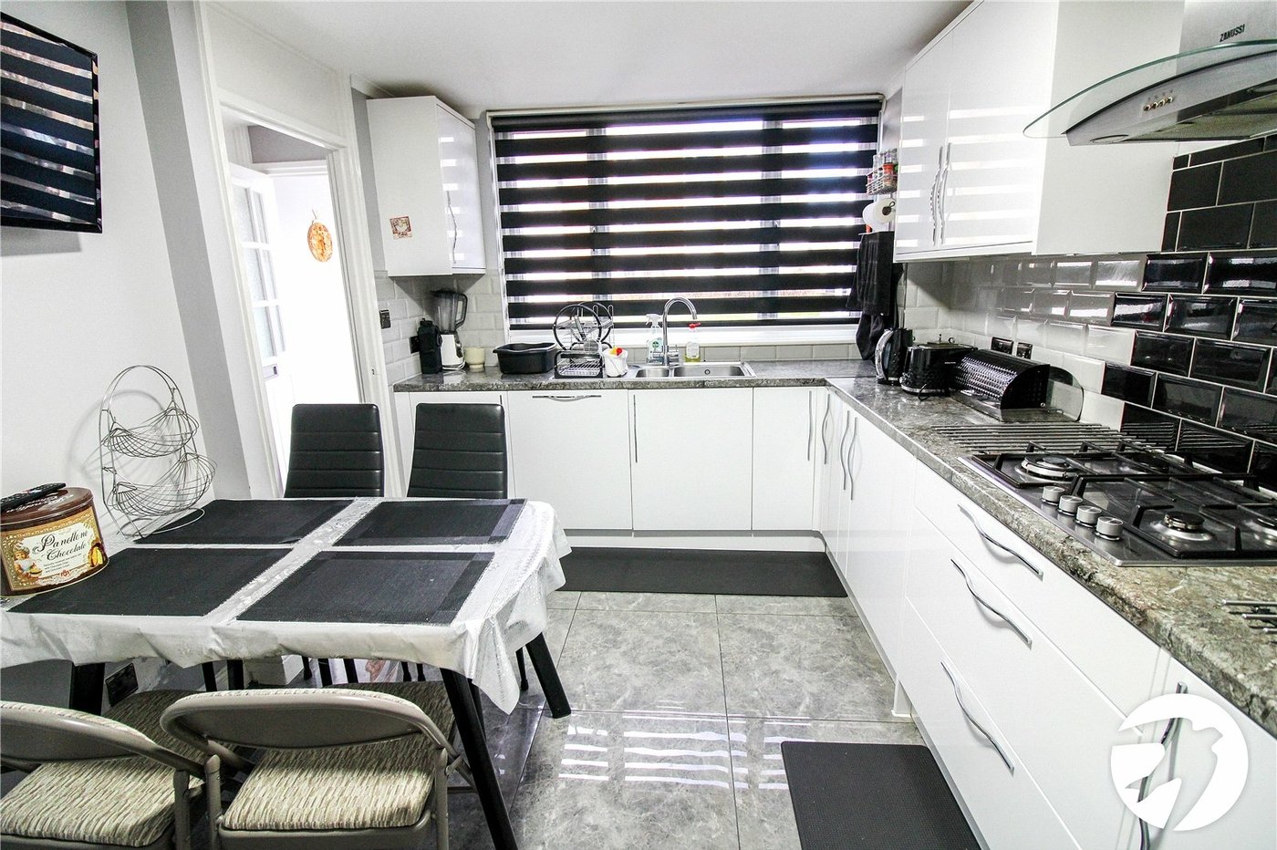 3 bedroom house to rent in Northfleet | Robinson Michael & Jackson