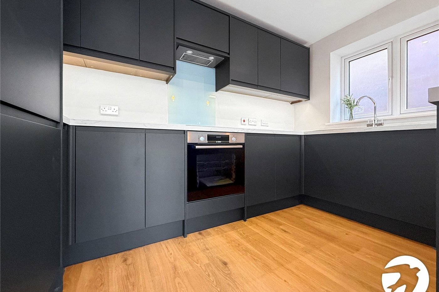 2 bedroom property to rent in Upnor | Robinson Michael & Jackson