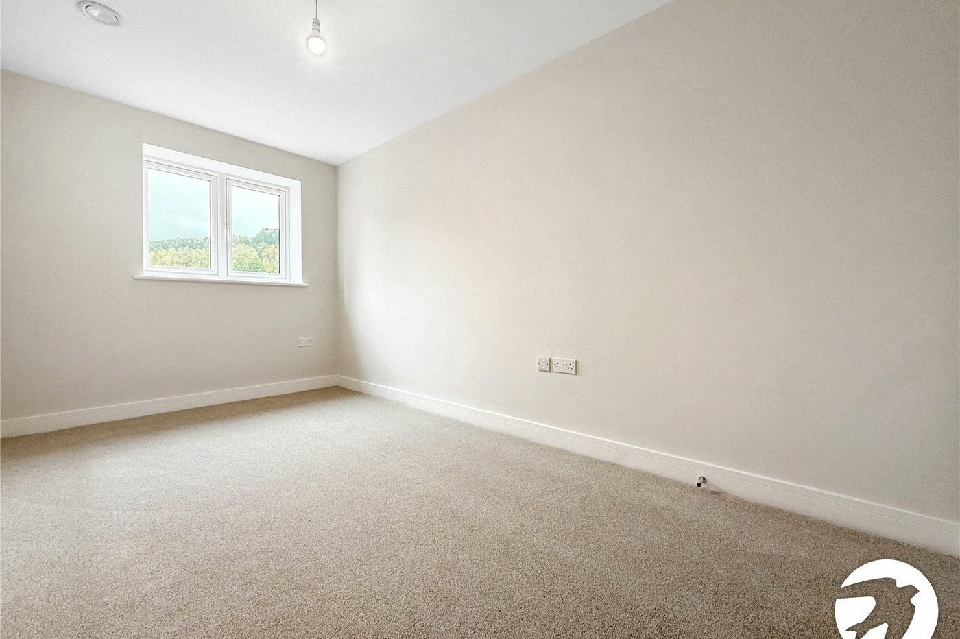 2 bedroom property to rent in Upnor | Robinson Michael & Jackson