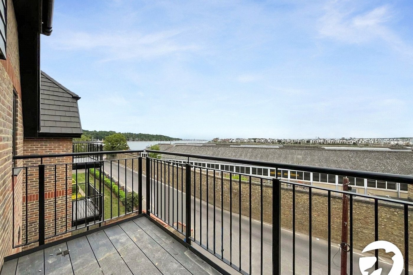 2 bedroom property to rent in Upnor | Robinson Michael & Jackson