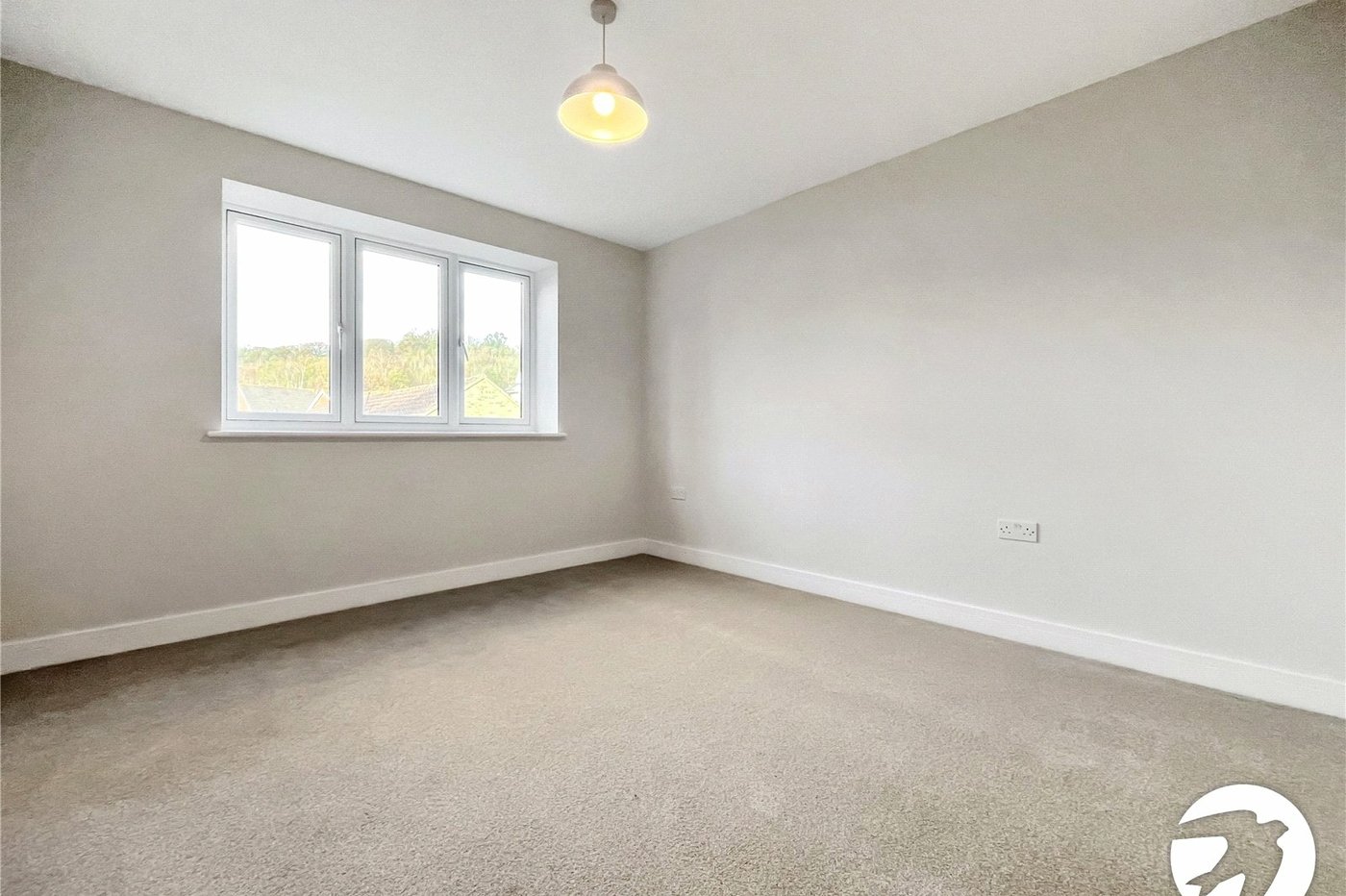 2 bedroom property to rent in Upnor | Robinson Michael & Jackson