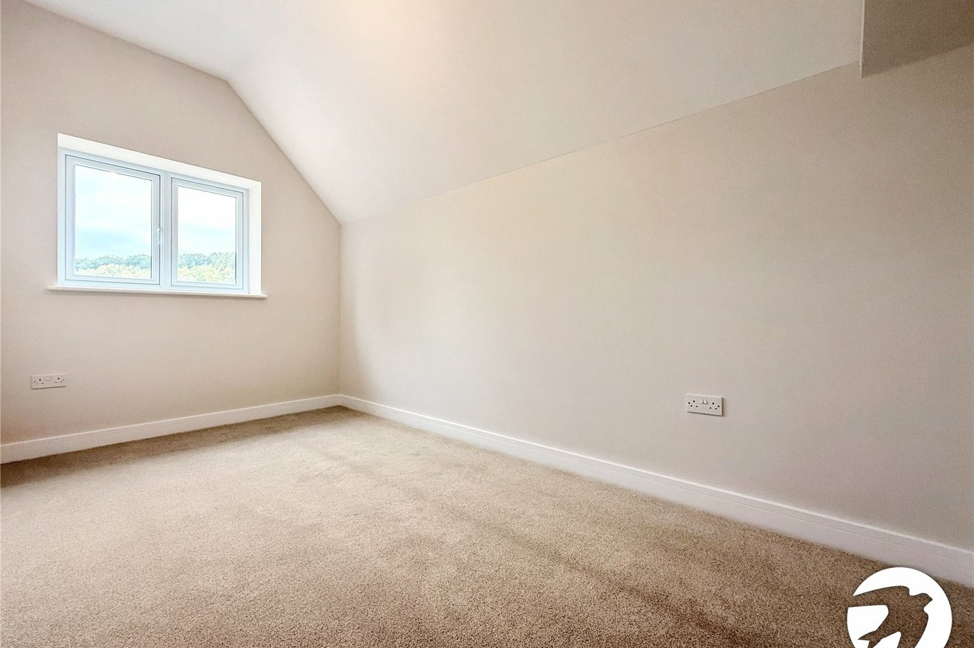 2 bedroom property to rent in Upnor | Robinson Michael & Jackson