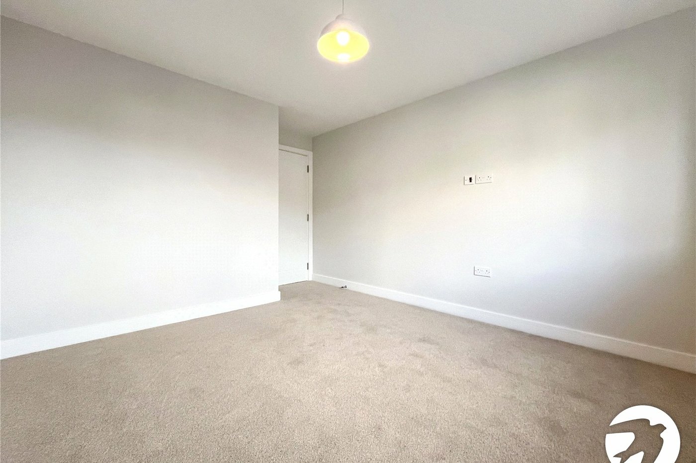 2 bedroom property to rent in Upnor | Robinson Michael & Jackson