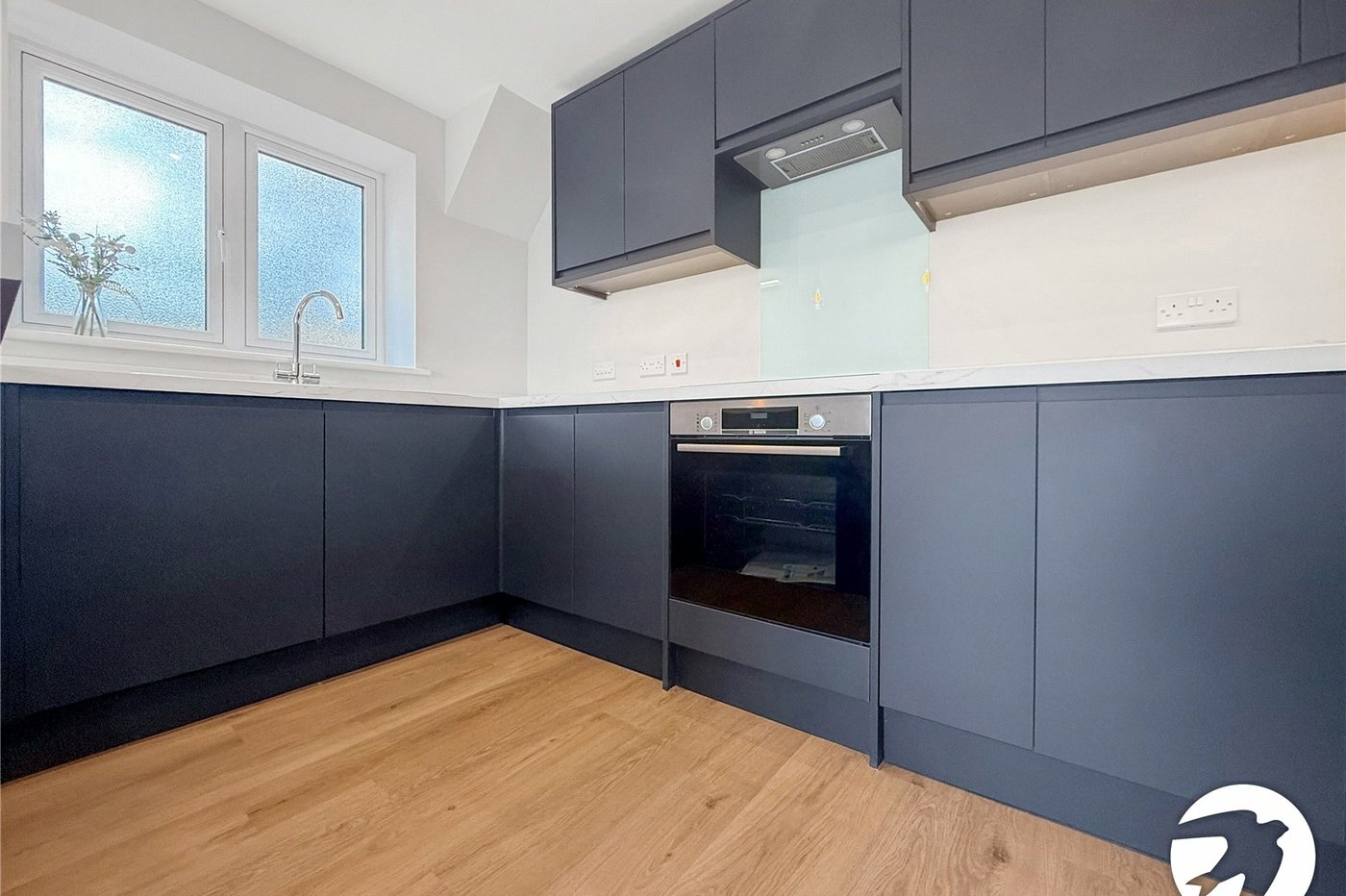 2 bedroom property to rent in Upnor | Robinson Michael & Jackson