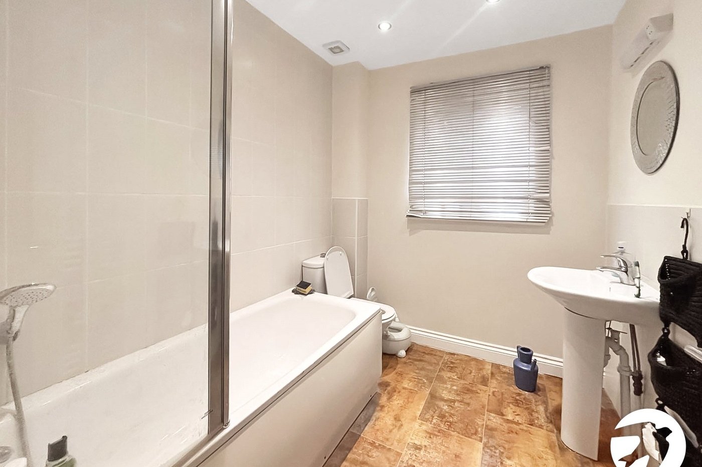 3 bedroom house to rent in Dartford | Robinson Jackson