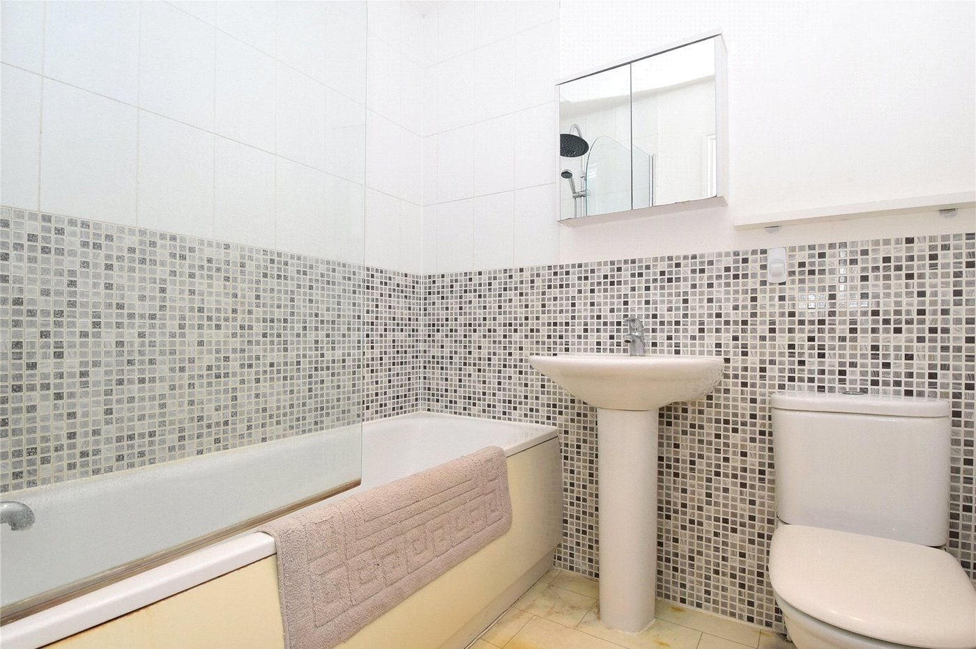 2 bedroom house to rent in West Dartford | Robinson Jackson