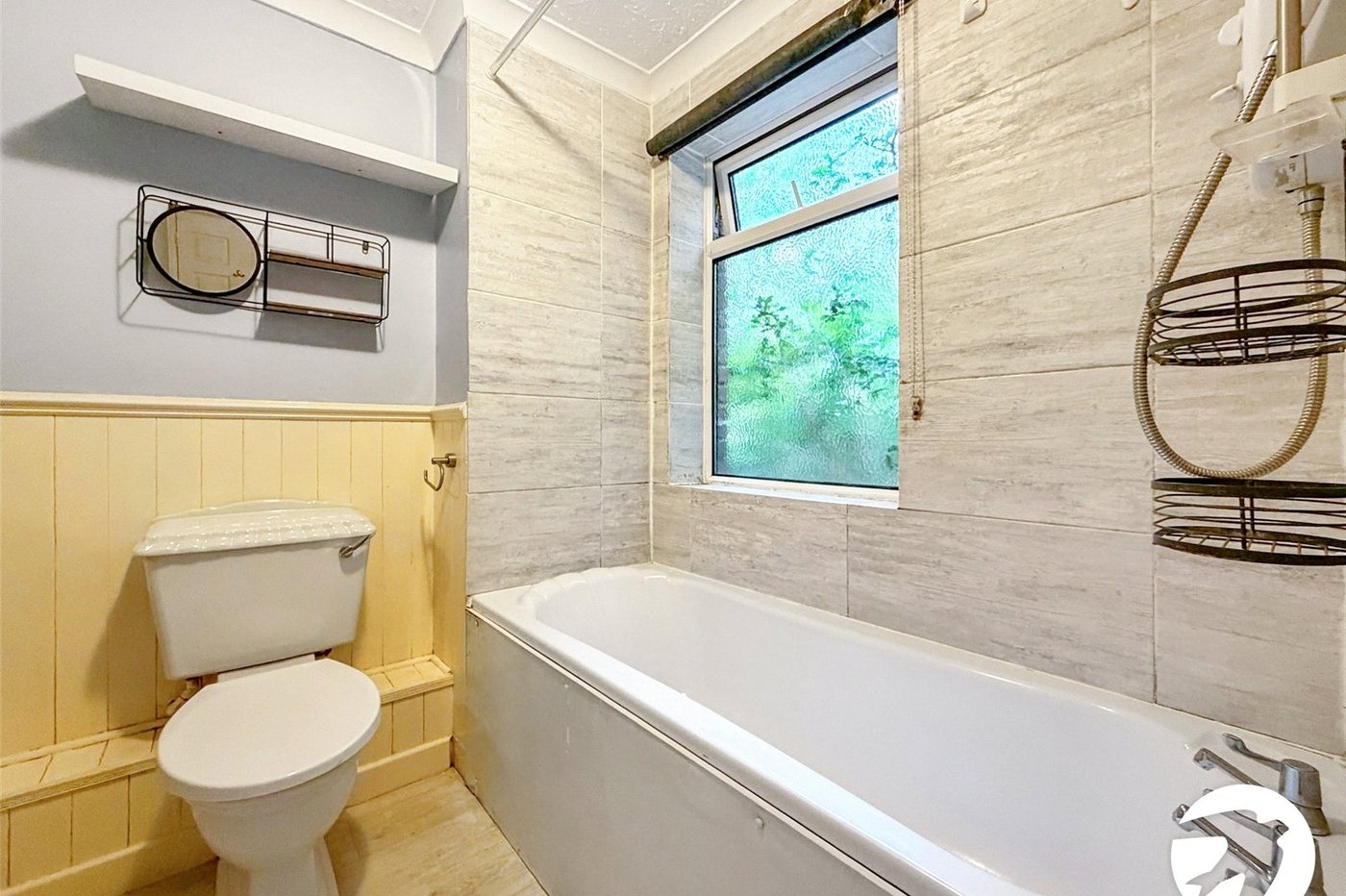 2 bedroom property to rent in Thamesmead | 