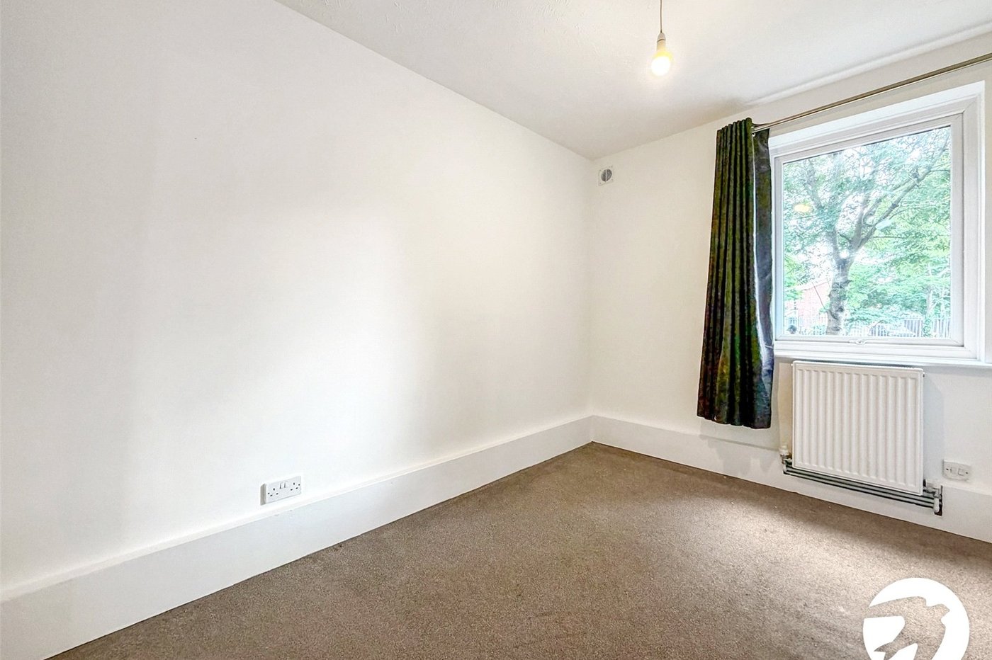 2 bedroom property to rent in Thamesmead | 