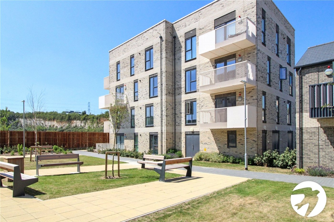 2 bedroom property to rent in Western Cross | Robinson Michael & Jackson