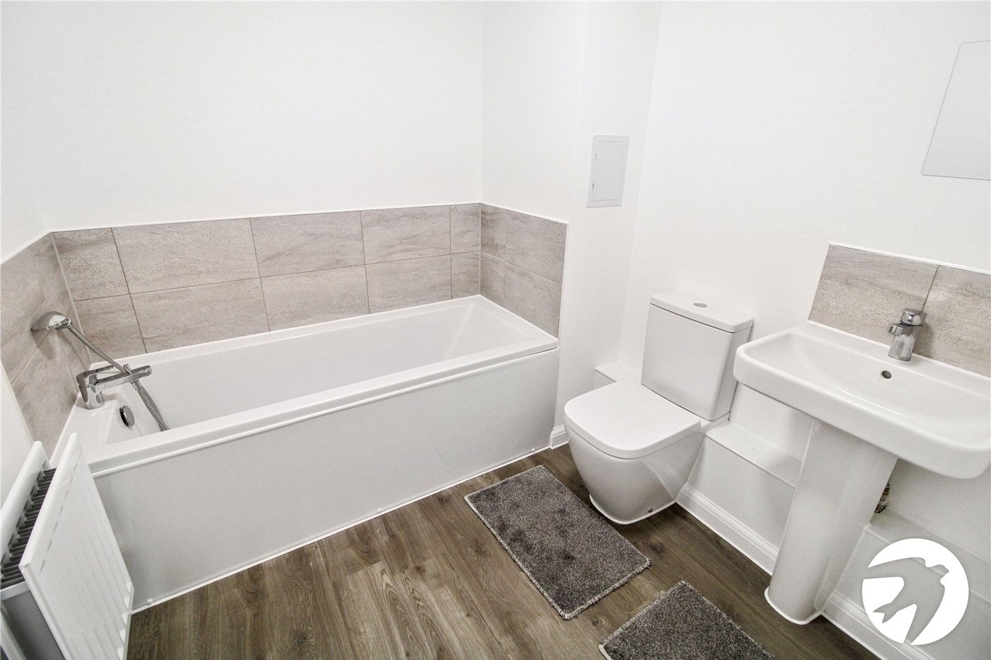 2 bedroom property to rent in Western Cross | Robinson Michael & Jackson