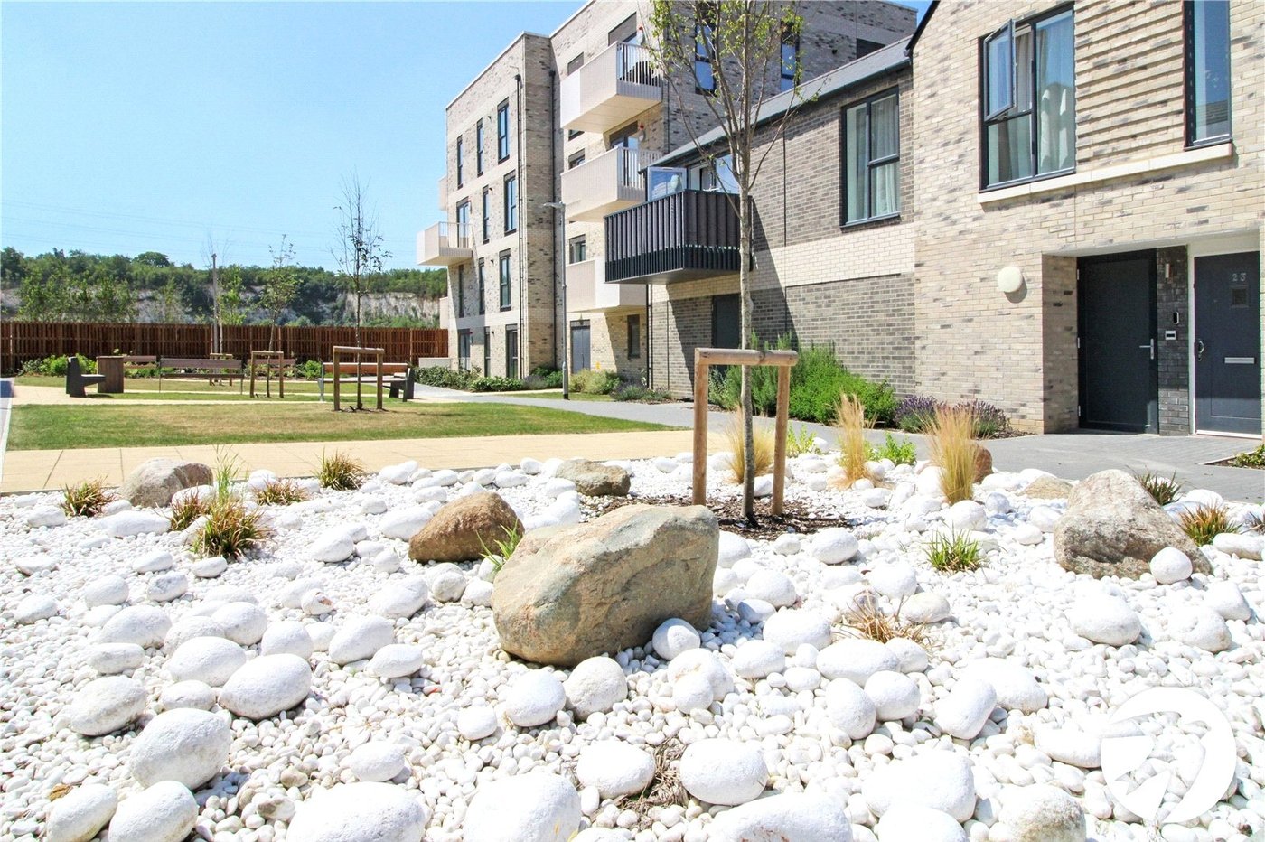 2 bedroom property to rent in Western Cross | Robinson Michael & Jackson