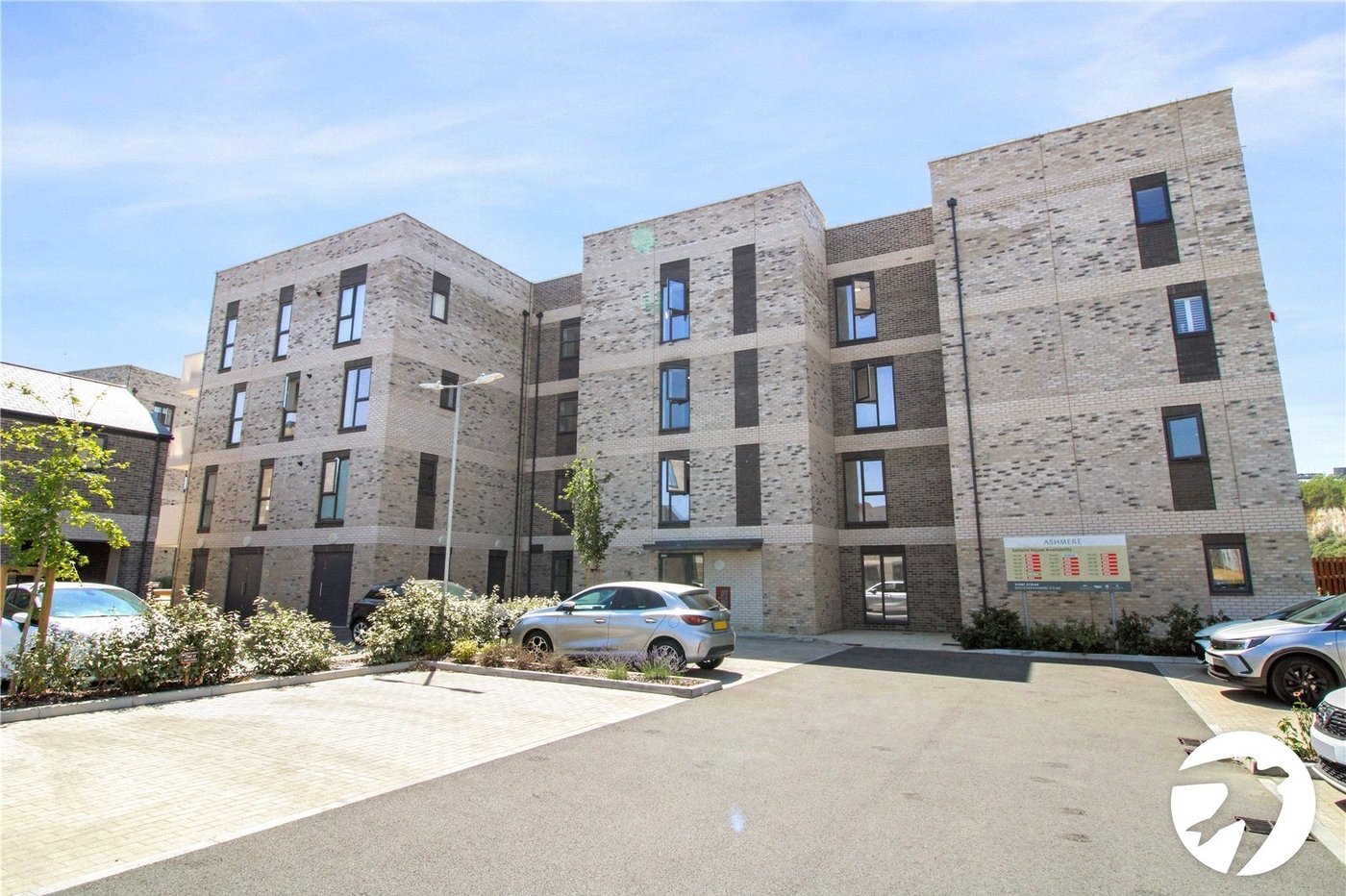 2 bedroom property to rent in Western Cross | Robinson Michael & Jackson