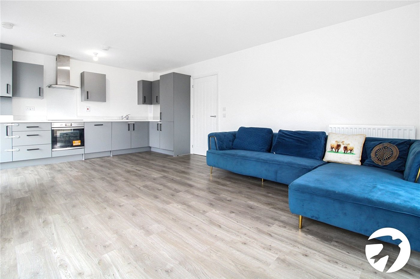 2 bedroom property to rent in Western Cross | Robinson Michael & Jackson