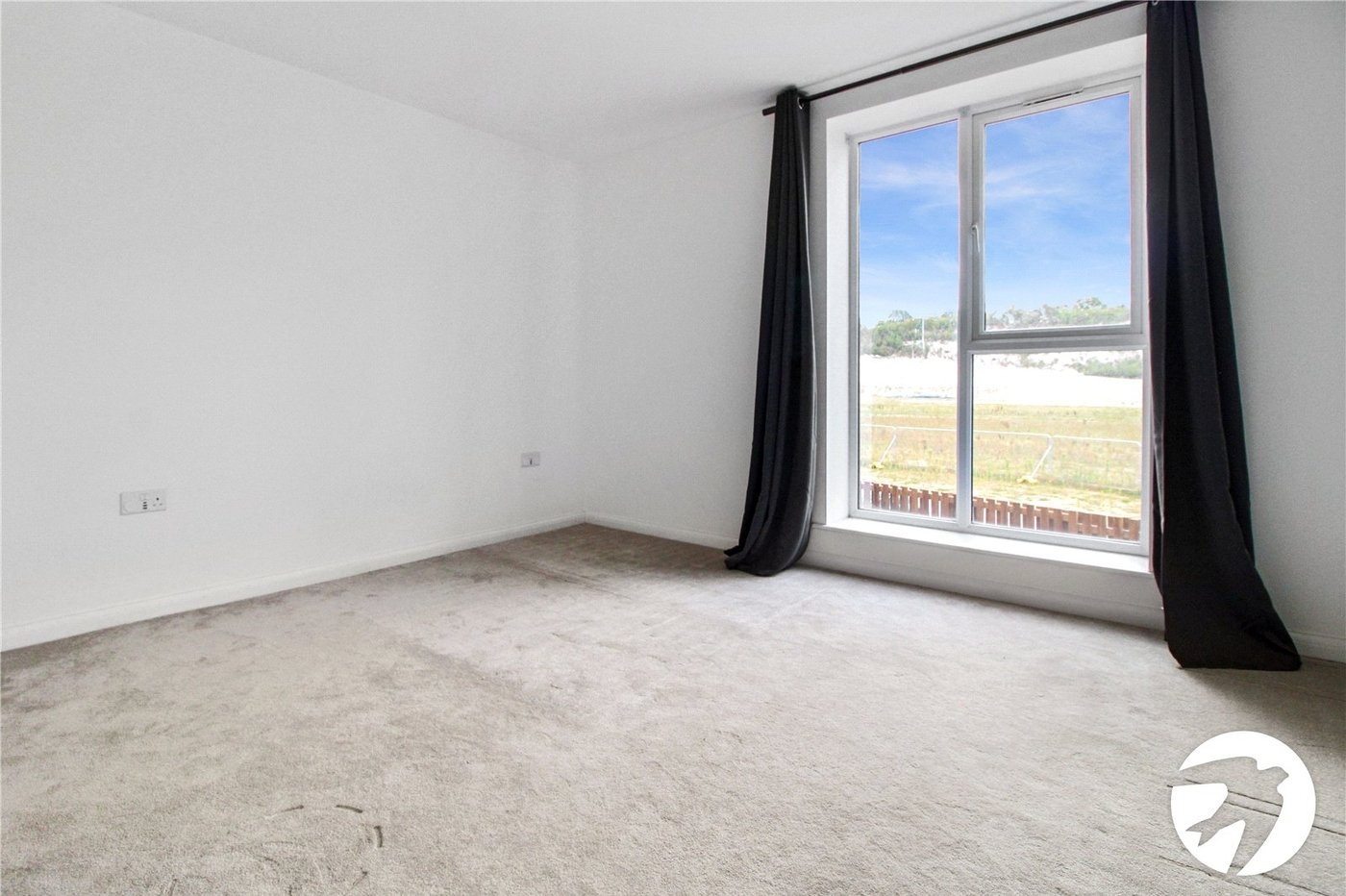 2 bedroom property to rent in Western Cross | Robinson Michael & Jackson